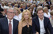 - Klassik am Odeonsplatz 2016: Ulrich Kowalewski. Direktor der Niederlassung München, Veronica Ferres, (©Foto: Ingrid Grossmann)